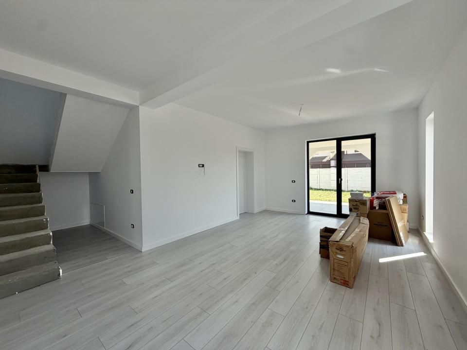 Duplex, despartit prin camera tehnica, 4 camere, 111mp utili in Giroc – fotografia 3 din 24