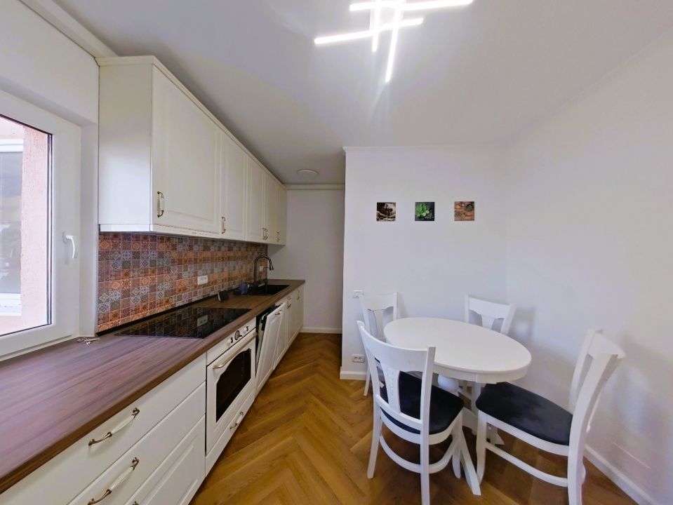 Apartament 3 camere decomandat, renovat integral, suprafata generoasa – fotografia 7 din 11