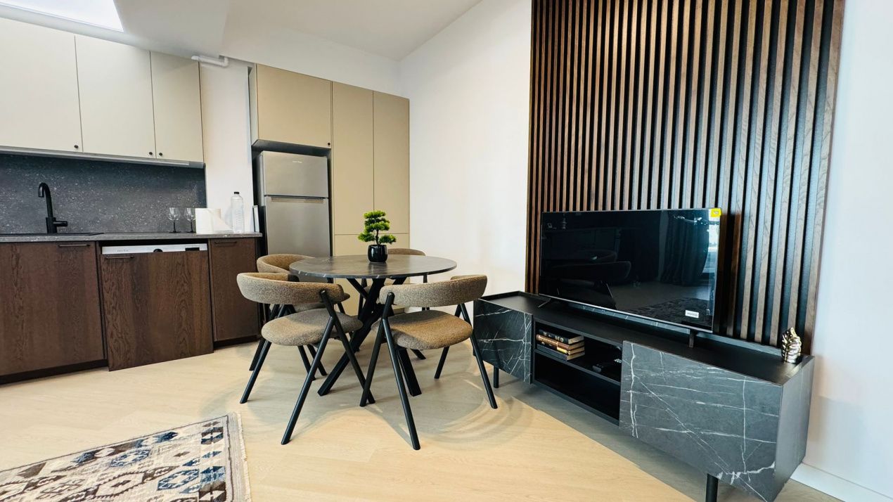 |Apartament 2 Camere Premium în Cortina North   |Vedere Curte Interioara I – fotografia 2 din 15