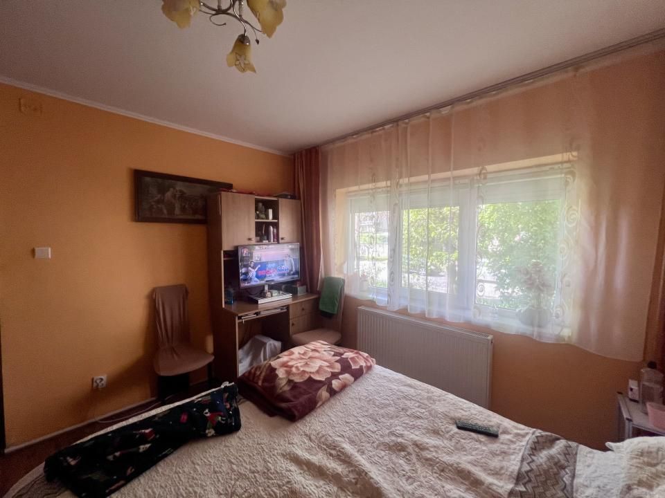 Apartament 3 camere, 69 mp utili, decomandat, parter - zona Soarelui – fotografia 4 din 12