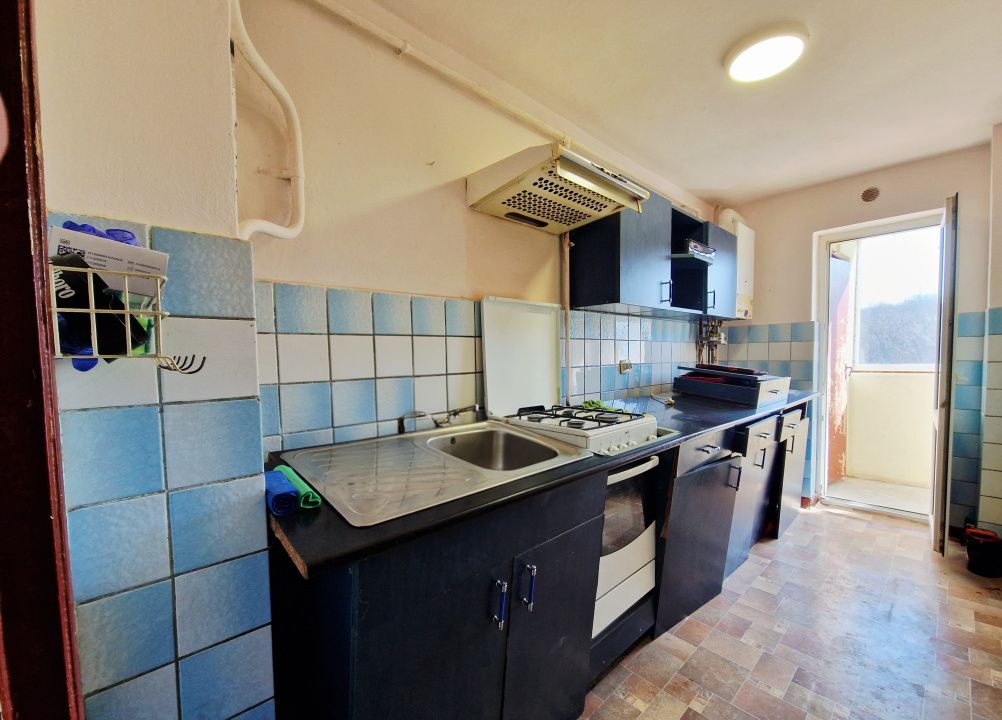 Apartament cu potential, orientare sud-est, 2 balcoane, zona Parang – fotografia 9 din 23