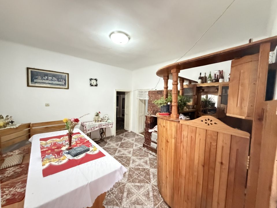 CASĂ DE VÂNZARE ÎN ȘARD, COMUNA IGHIU – TEREN 2.709 MP | 2 CASE | GARAJE | ANEXE – fotografia 6 din 23