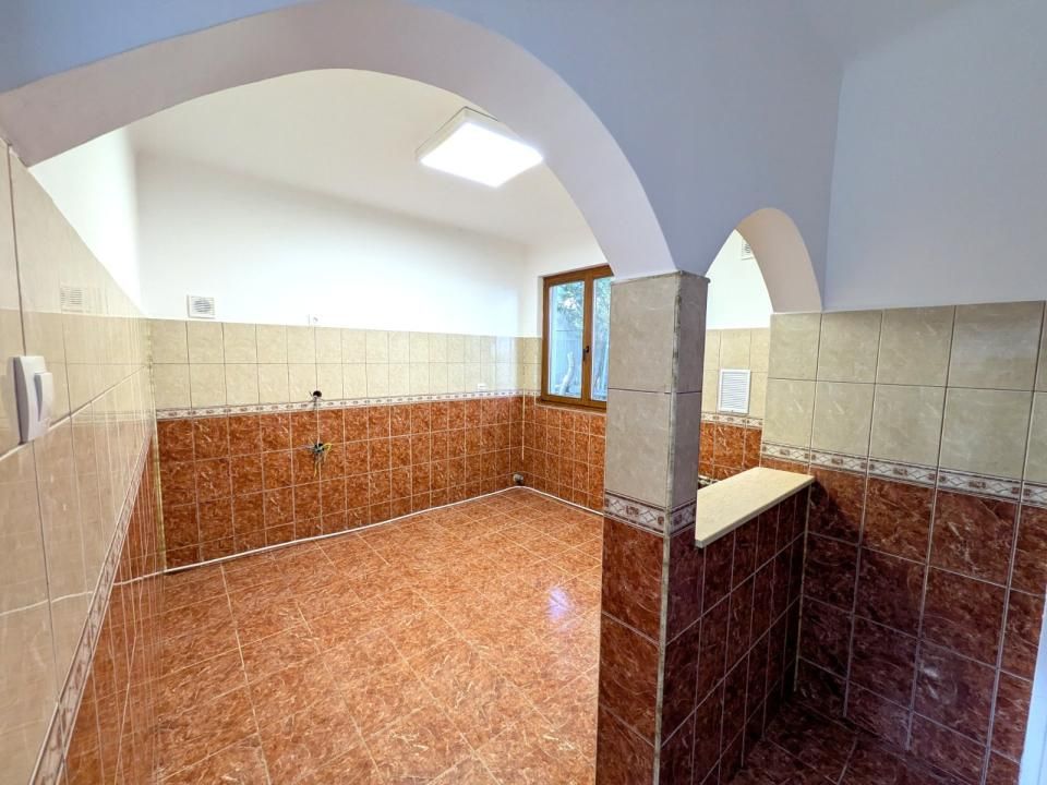 Apartament 4 camere nemobilat | Curte | Birouri / Rezidențial | Aviatorilor | – fotografia 7 din 13