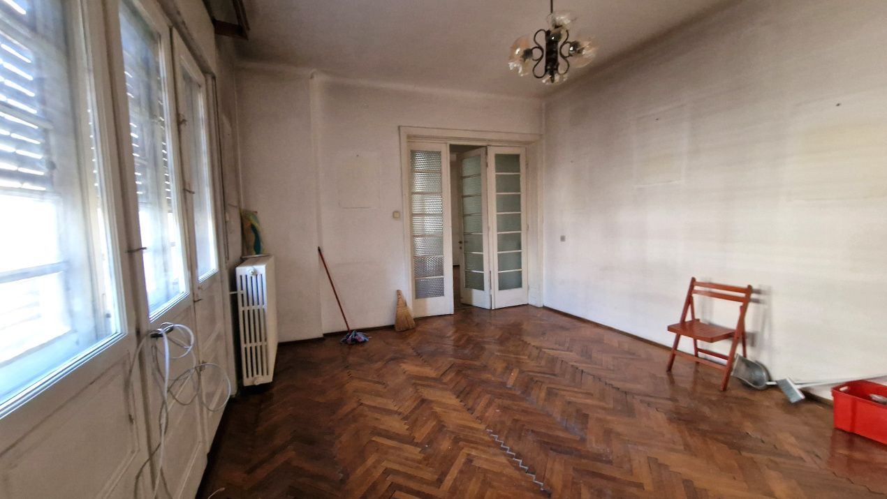Vila cu curte de vanzare ULTRACENTRAL - 442.7 mp, 72 mp curte libera, 2 garaje – fotografia 6 din 19