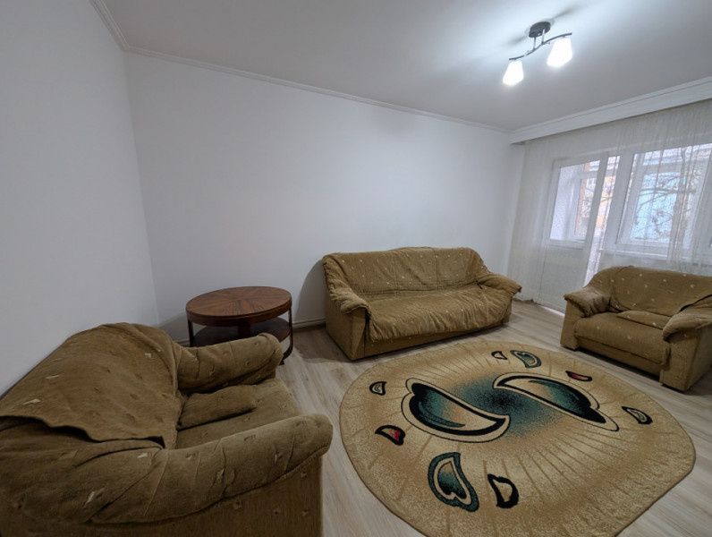 Apartament elegant de închiriat, zona centrala, etaj 2 – fotografia 3 din 5