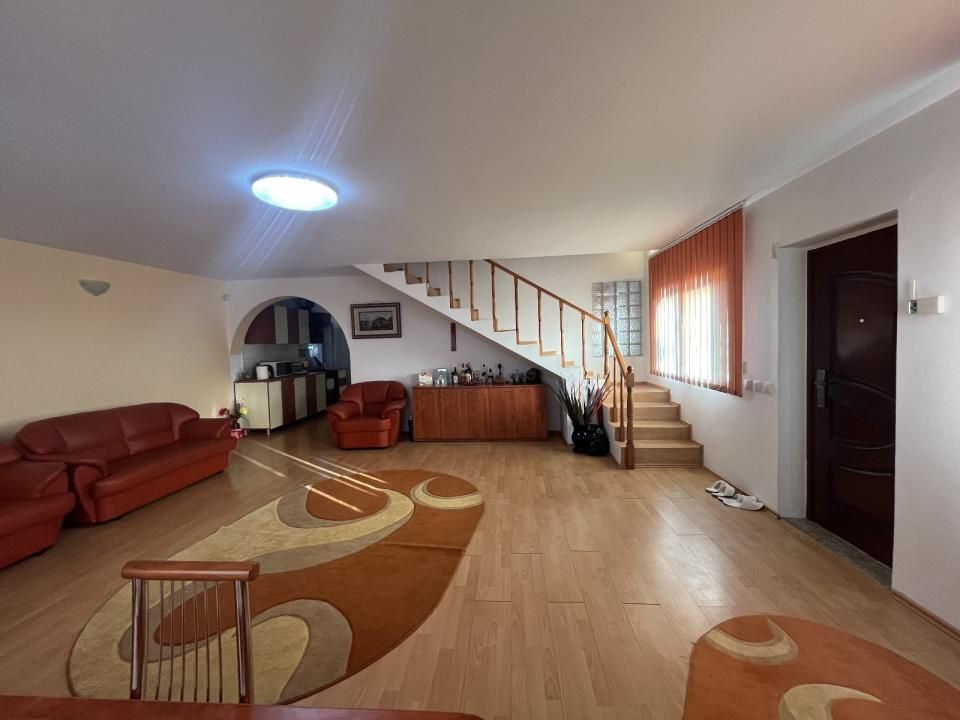 Casă P+M cu vedere spre pădure și teren de 866 mp in Magura Hulubesti – fotografia 1 din 41