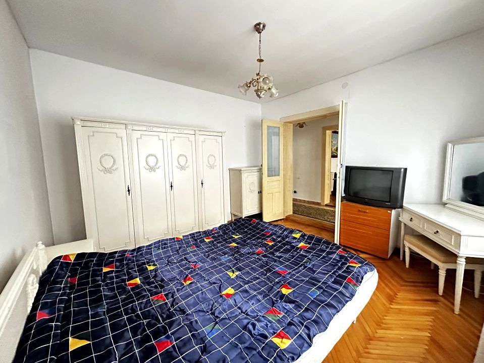 Casa 4 Camere pe Parter 441 mp Teren Alba Iulia Ultracentral CENTRU Turistic – fotografia 2 din 49