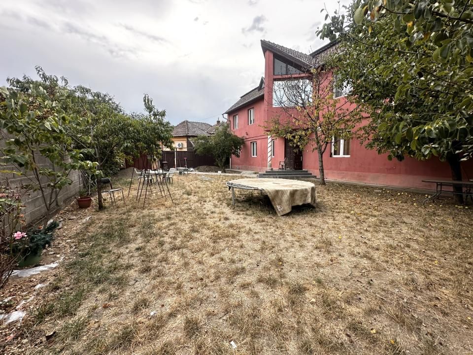 Casa individuala cu 6 camere- zona Stadion- Olimpia – fotografia 1 din 24