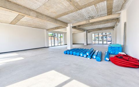 Spațiu comercial 177 mp + terasă 100 mp | Alimentație publică | 4 parcări |