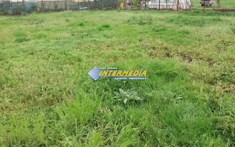 Teren Intravilan 400mp de vanzare zona Oarda