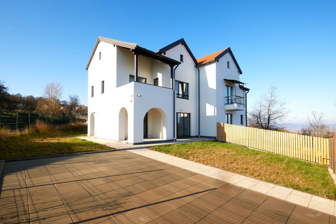 Duplex modern Feleacu cu vedere panoramica spre Cluj – fotografia 1 din 21
