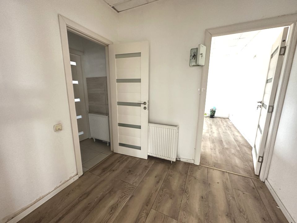 DEPOZIT 450 mp. Birouri Hala si TEREN Imprejmuit 4077 mp Asfalt - Utilitatile – fotografia 8 din 29