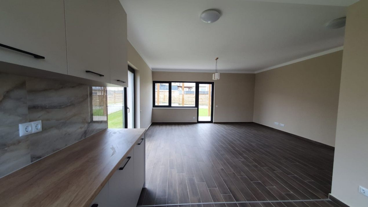 Casa individuală de închiriat în Dezmir, stradă privată – fotografia 10 din 12