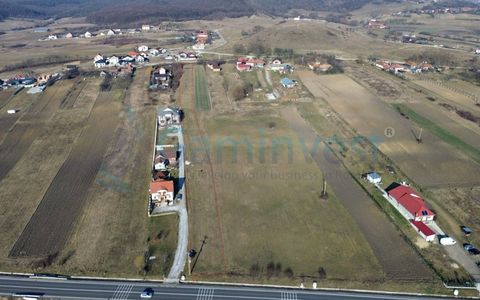 Teren intravilan cu dublu front stradal, Hidiselul de Sus