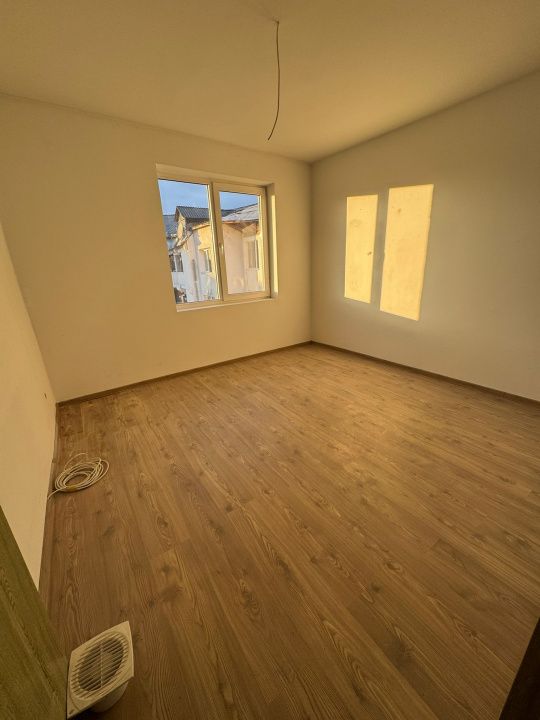 🏡 Apartament 2 camere, decomandat, etaj 4/4 , zona SENS – fotografia 3 din 5