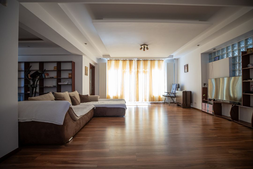 Casă P+1 de vânzare în Năvodari – 250 mp utili, teren 558 mp │Comision 0% – fotografia 3 din 45