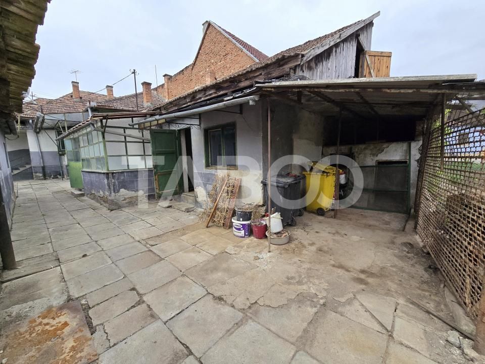Casa de vanzare cu teren 412 mp pivnita garaj in Terezian Sibiu – fotografia 31 din 34
