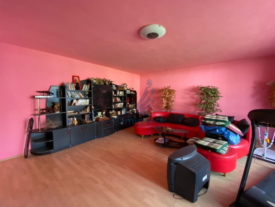 Vila cu piscina de vanzare, zona Olosig, Oradea, Bihor – fotografia 10 din 17