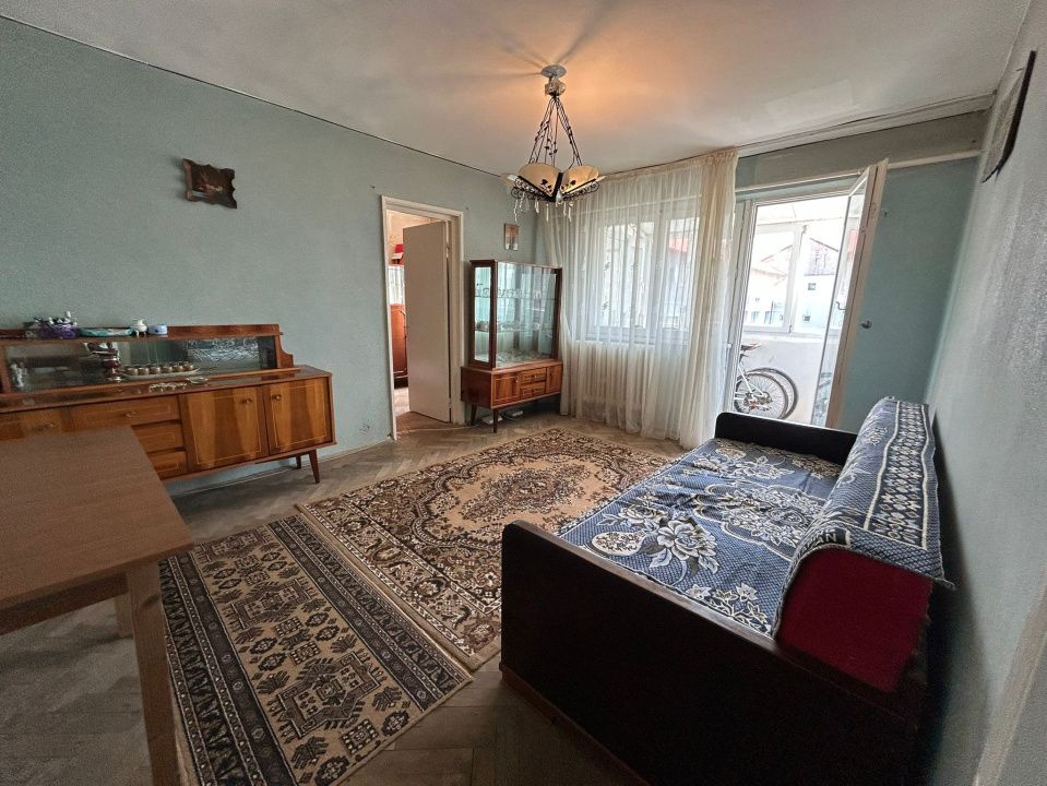 Apartament 2 camere, semidecomandat, 41mp, Craiovita, zona Niela. – fotografia 1 din 8