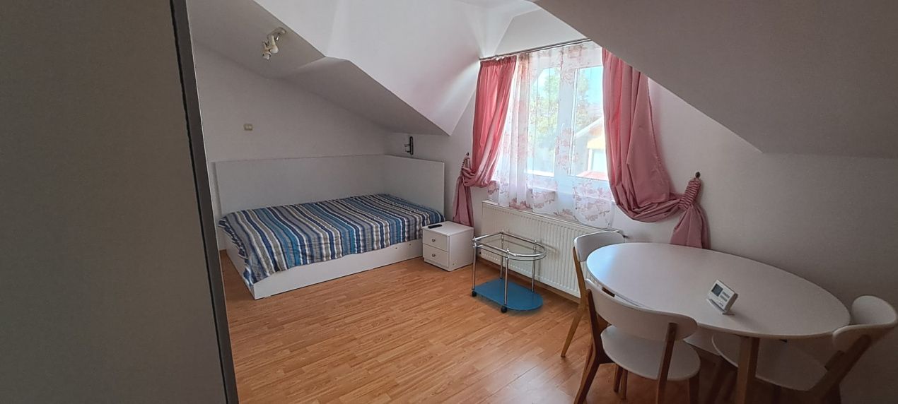 Apartament 3 camere – Strada Sf. Vineri | 5 minute de centrul Piteștiului – fotografia 3 din 6