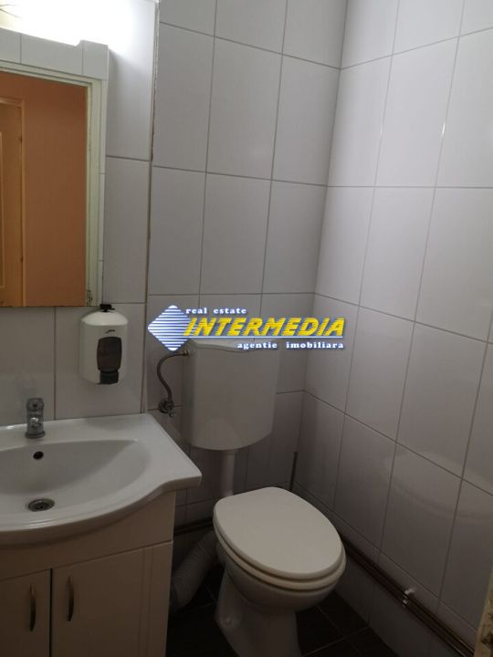 Spatiu comercial 40 mp finisat de inchiriat in Cetate – fotografia 10 din 19