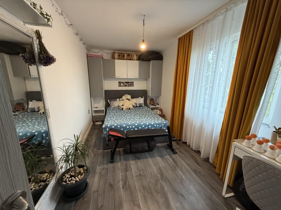 Apartament cu 3 camere, semidecomandat - Piata Doina – fotografia 3 din 8