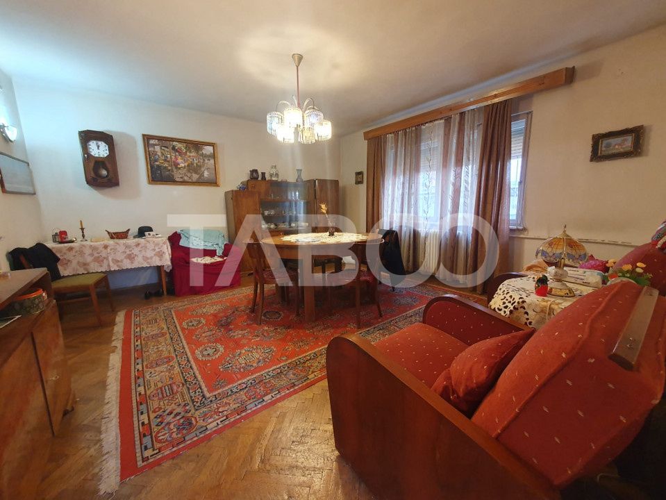 Casa 5 camere 374 mp utili + Anexa 75 mp in punctul 0 al Fagarasului – fotografia 7 din 12