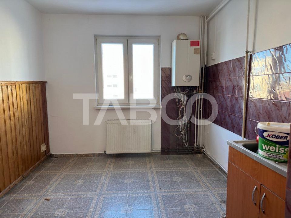 Apartament semidecomandat 2 camere etaj 3 zona Garii Fagaras – fotografia 4 din 4