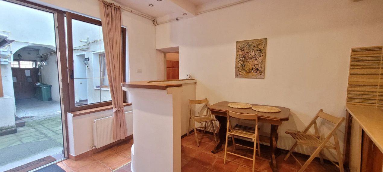Garsonieră cochetă în Centrul Vechi al Brașovului – fotografia 7 din 8