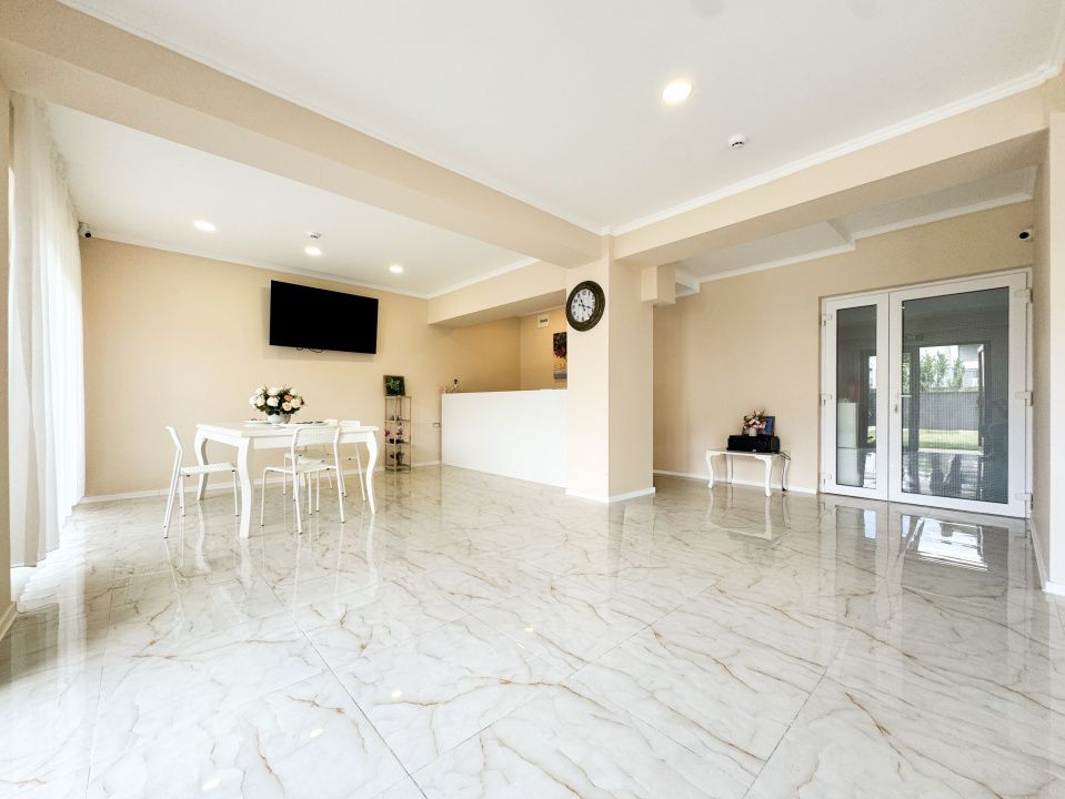 Pensiune de vanzare Costinesti, 26 camere duble, complet functionala – fotografia 8 din 28