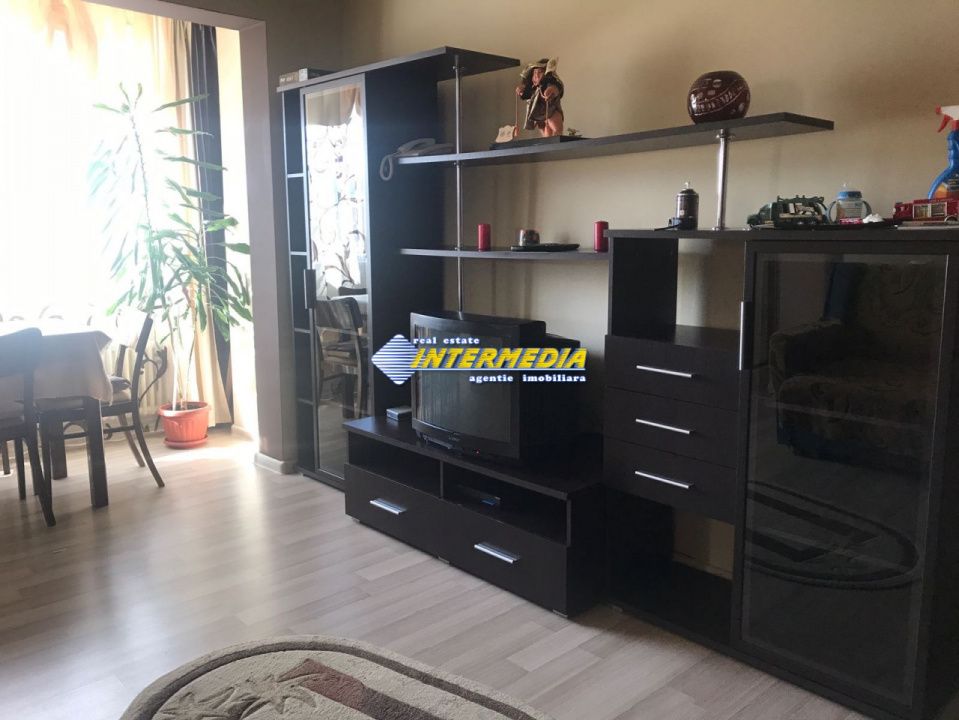 Vanzare apartament 3 camere Alba Iulia CETATE Bd.Transilvaniei Mobilat si Utilat – fotografia 2 din 12