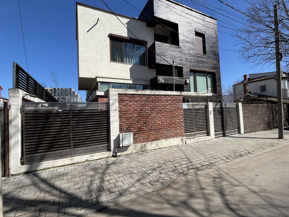 🏠 Vila Moderna - S+P+2 - Piscina Incalzita - Garaj - Andronache - Comision 0% – fotografia 2 din 20