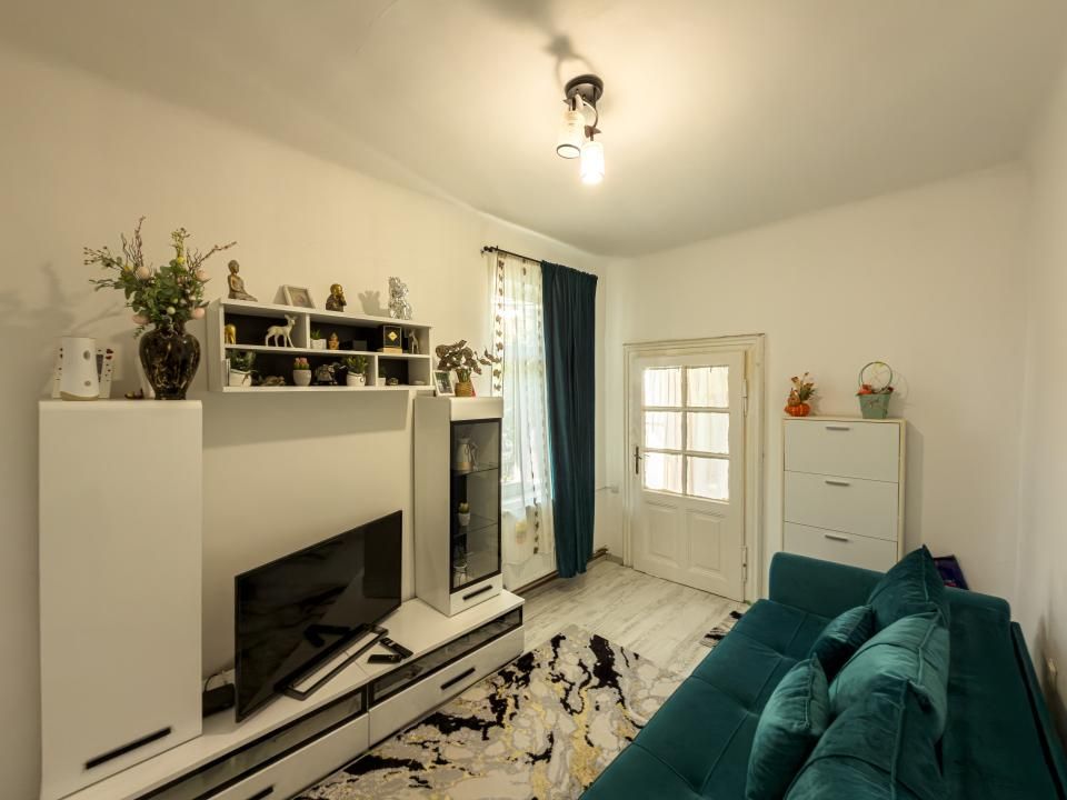 Apartament ultracentral | 2 camere | balcon 20 Mp | Pod pe toată suprafața – fotografia 6 din 17