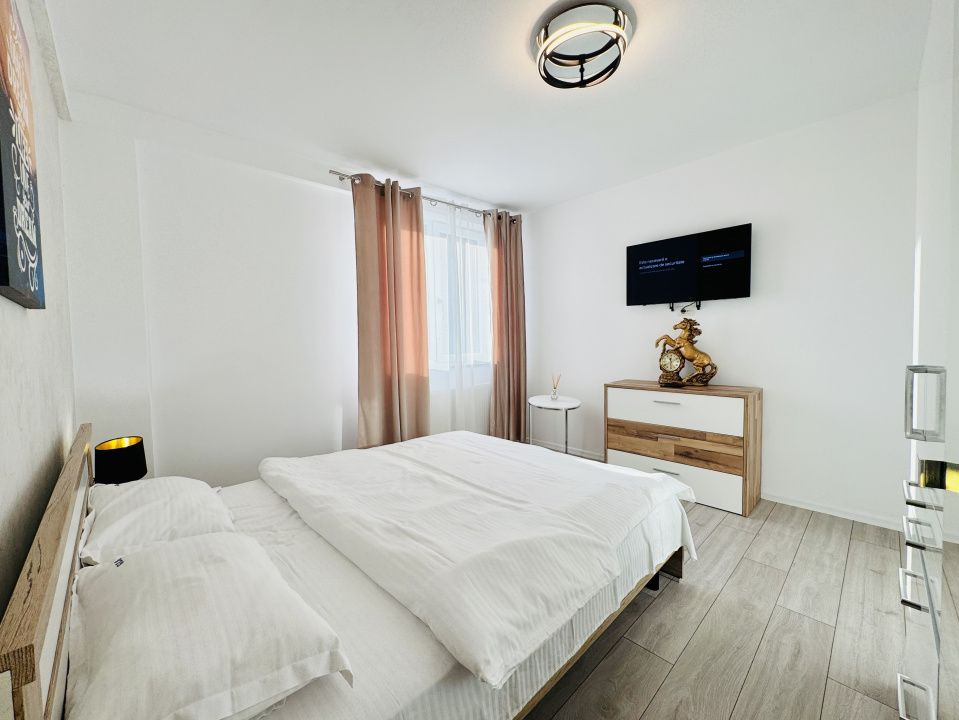 Apartament cu 3 camere complet mobilat si utilat, vedere spre  Mare – fotografia 13 din 18