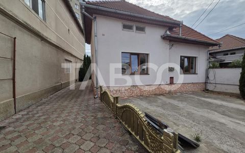 Casa 4 camere de vanzare zona Negoiu singur in curte