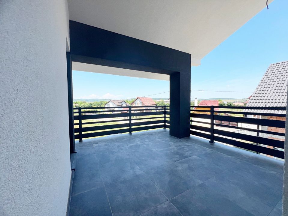 Casă single în Cristian, Sibiu - 4 Camere, 2 Terase, Teren 486 – fotografia 4 din 41
