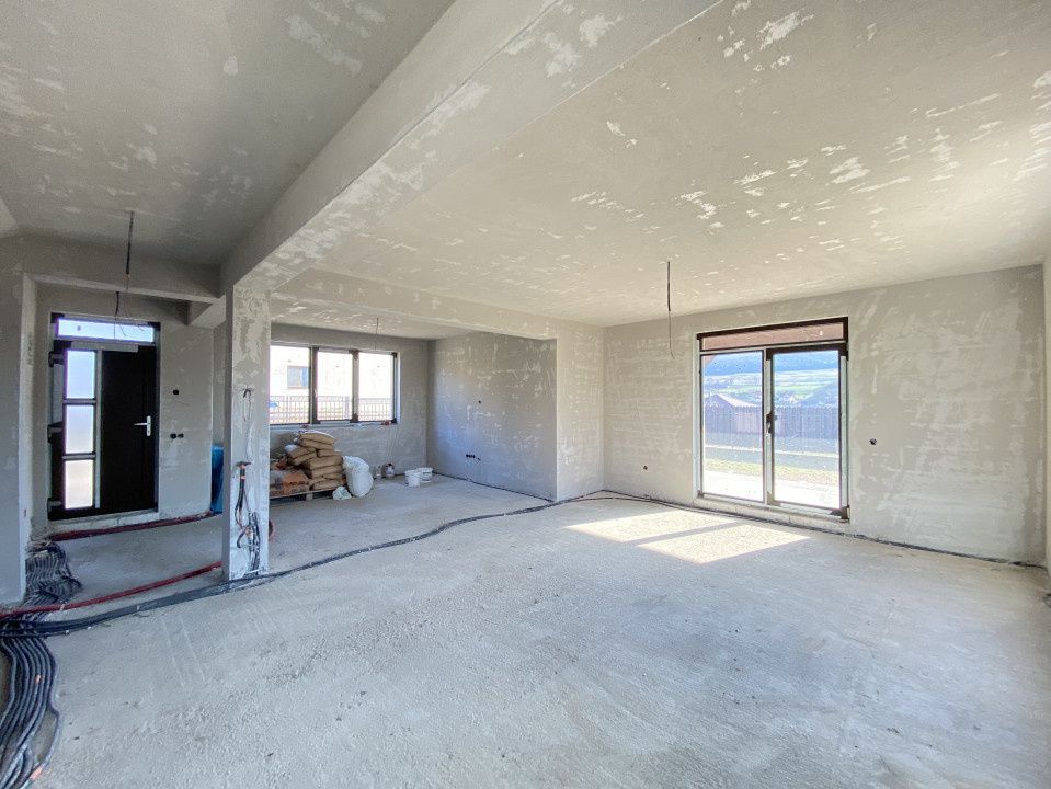 Casă modernă la intrare în Chinteni – zonă superbă, cu priveliște – fotografia 8 din 13