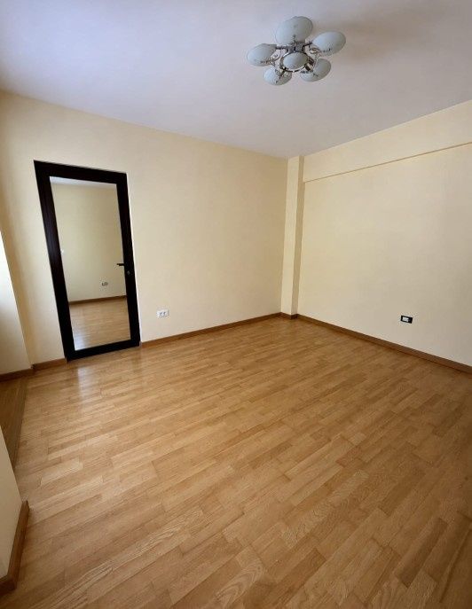 Apartament 3 camere situat pe Bd. Tomis- Sala Sporturilor – fotografia 2 din 11