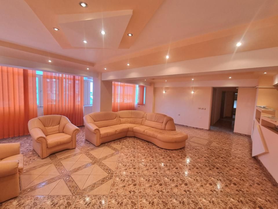 Apartament imposibil de ignorat | living de 54 mp | liber la vânzare – fotografia 2 din 9