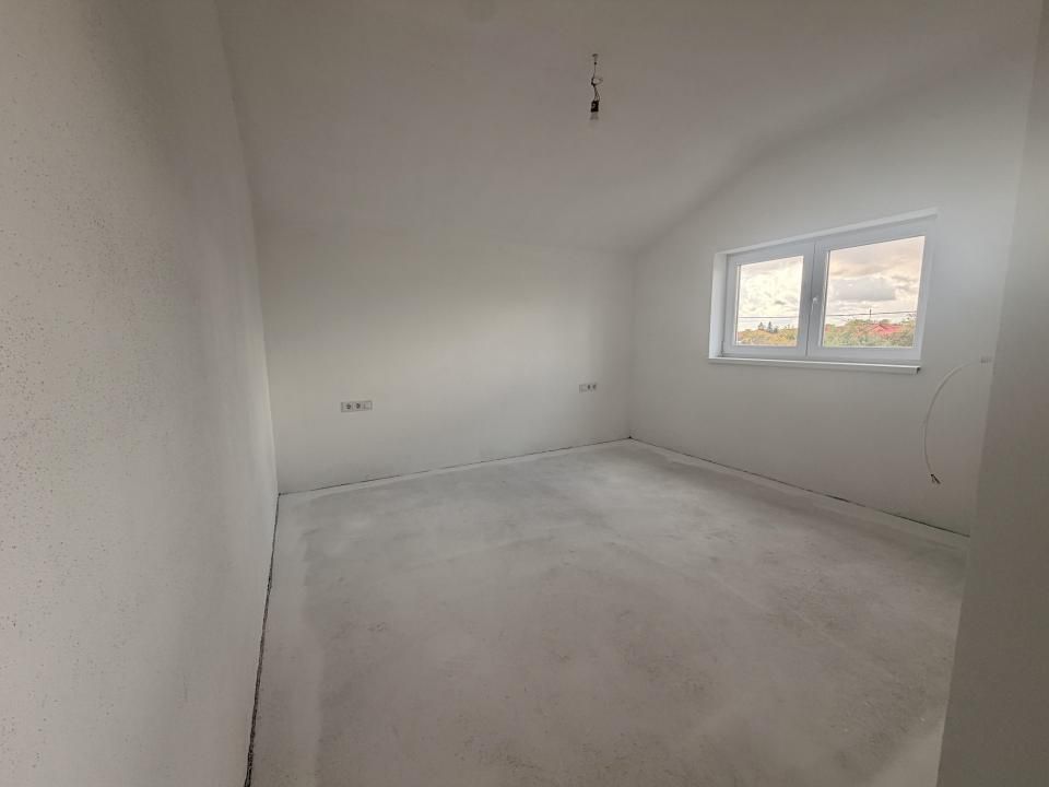 1/2 Duplex cu 4 camere - zona linistita in Giarmata Mare – fotografia 9 din 17