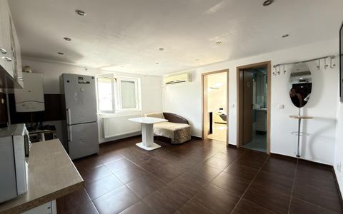 Apartament 3 camere, Semidecomandat, 55 mp utili - zona Bucovinei
