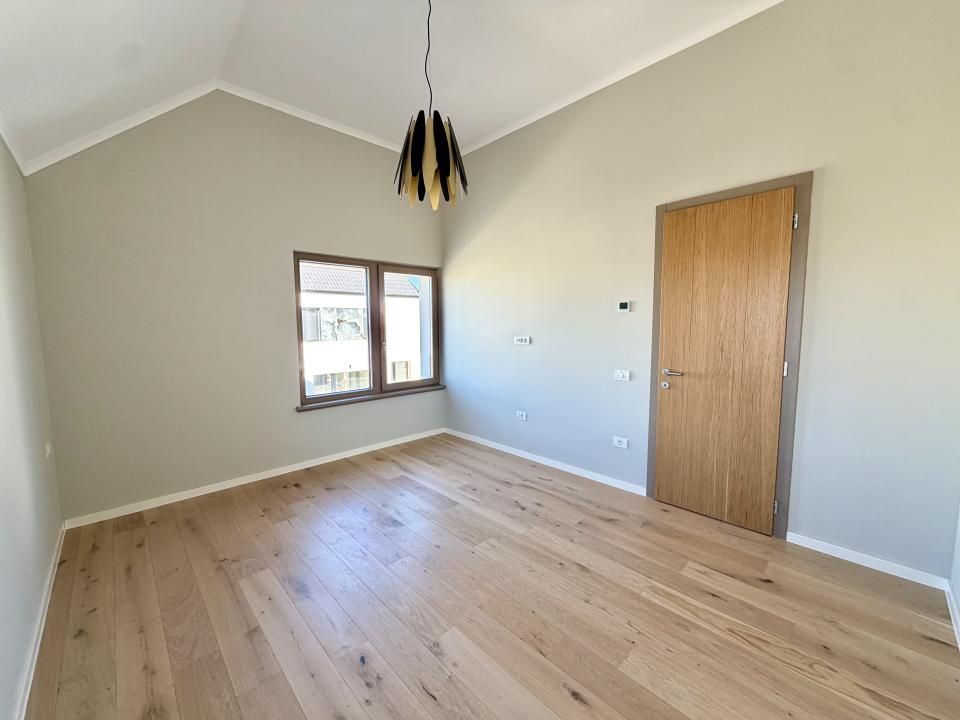 Casa spatioasa, 5 camere, 121 mp utili, 340 mp teren - Dumbravita – fotografia 10 din 15