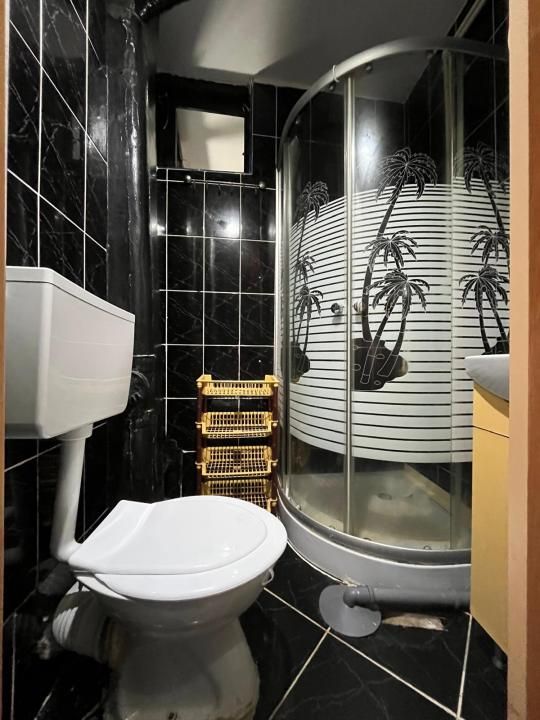 Vanzare 2 camere mobilat si utilat modern parter central Gaesti – fotografia 7 din 10