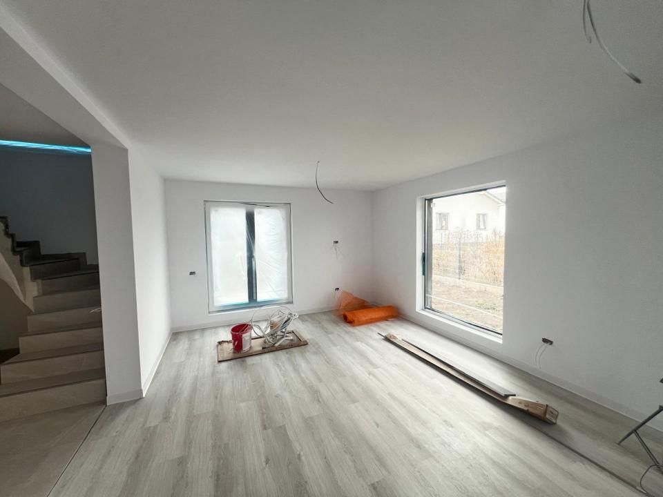 Casa-Vila-4Camere-108mp-Parter-Etaj-Curte-300mp-Incalzire-Pardoseala-Sanpetru – fotografia 5 din 13