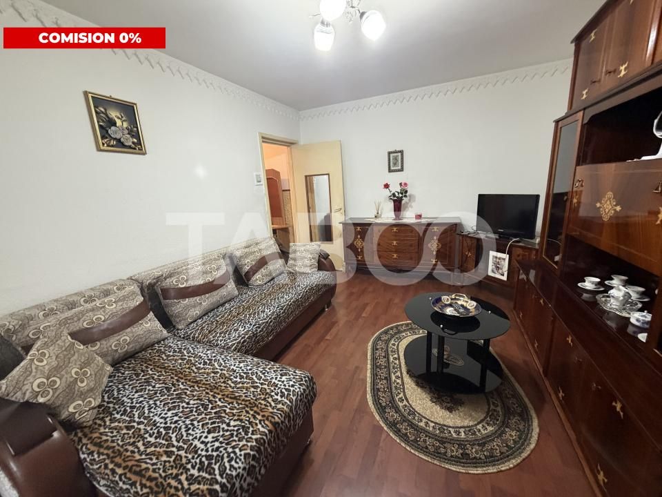 Apartament decomandat 2 camere parter boxa la subsol zona 1 Decembrie – fotografia 1 din 8