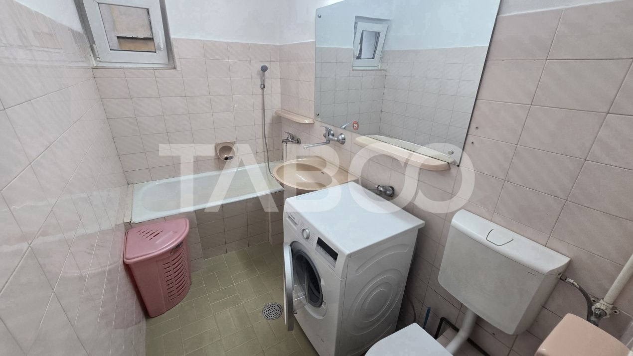 Apartament de inchiriat Central 3 camere balcon 2 bai mobilat utilat – fotografia 13 din 14