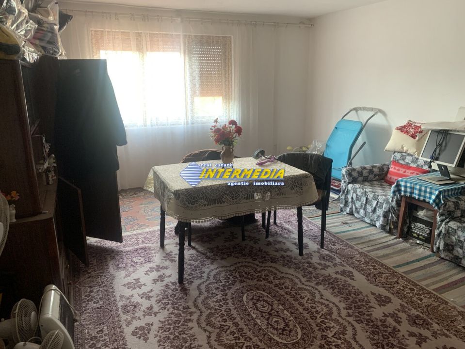 Casa de vanzare 5 camere teren aferent 1410 mp cu toate utilitatile zona Oarda – fotografia 8 din 33
