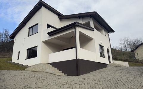 2 case individuale moderne, 145 mp utili și teren total de 900 mp | Stolna