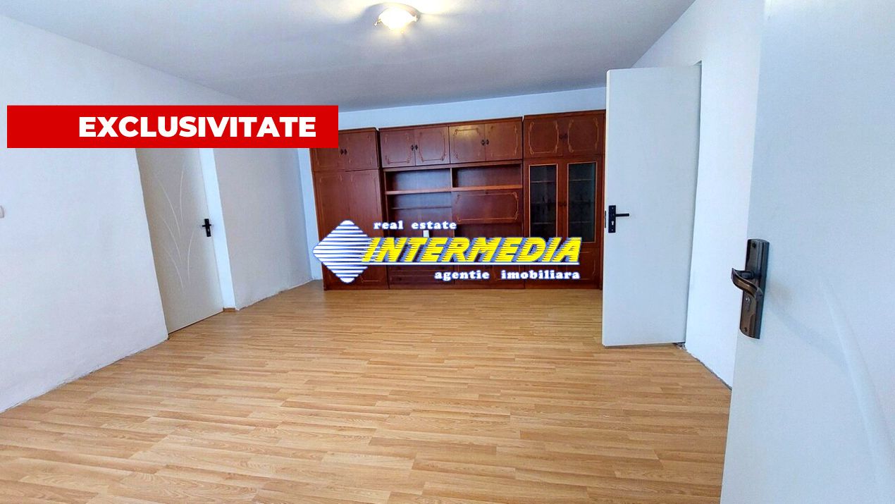 Apartament cu 2 camere la casa in Blaj, zona Centrala – fotografia 2 din 6