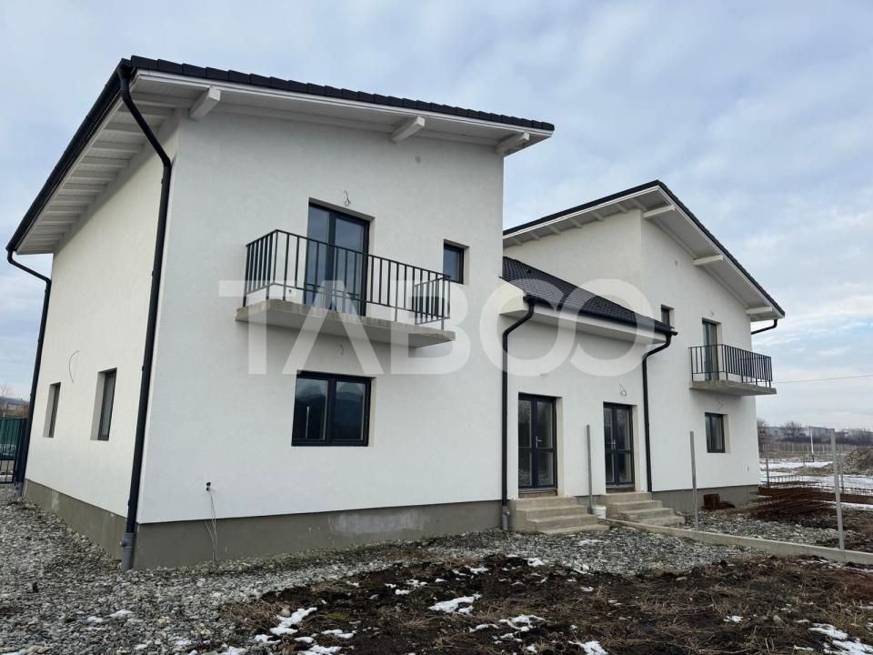 Casa tip duplex cu acces 2 strazi cu curte libera 195 mp Mohu Sibiu – fotografia 4 din 13